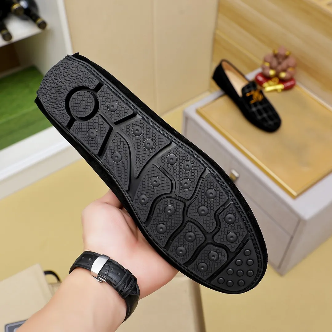 Men's shoes💰360💰🕷🕷️【 GUCCI 】Gucci's best-selling trendy men's casual slip-on shoes🇨🇳Official website original 1:1 mold opening💯Original quality, fine workmanship☘Fashionable and versatile, perfect last shape, comfortable on the feet🍓Trendy men's recommended model, imported cowhide on the top layer🎋High-quality pigskin lining, rubber wear-resistant and non-slip outsole, high-end atmosphere, worth owning🍉Optional 38-45